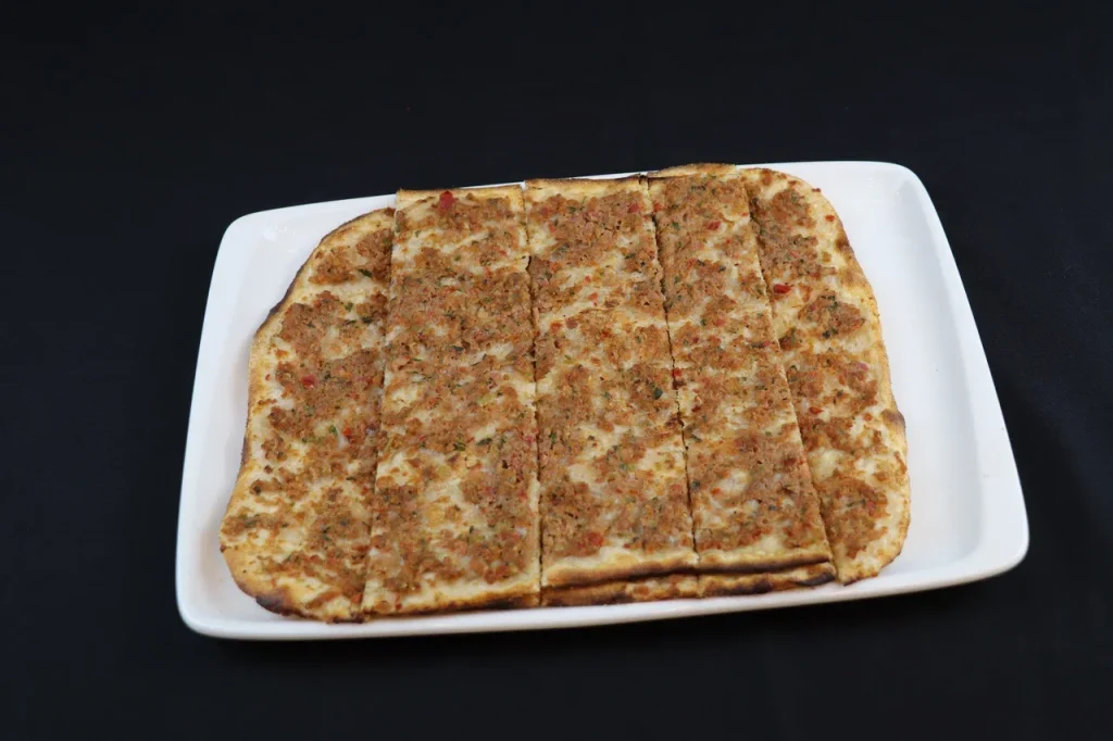 Kıymalı Pide